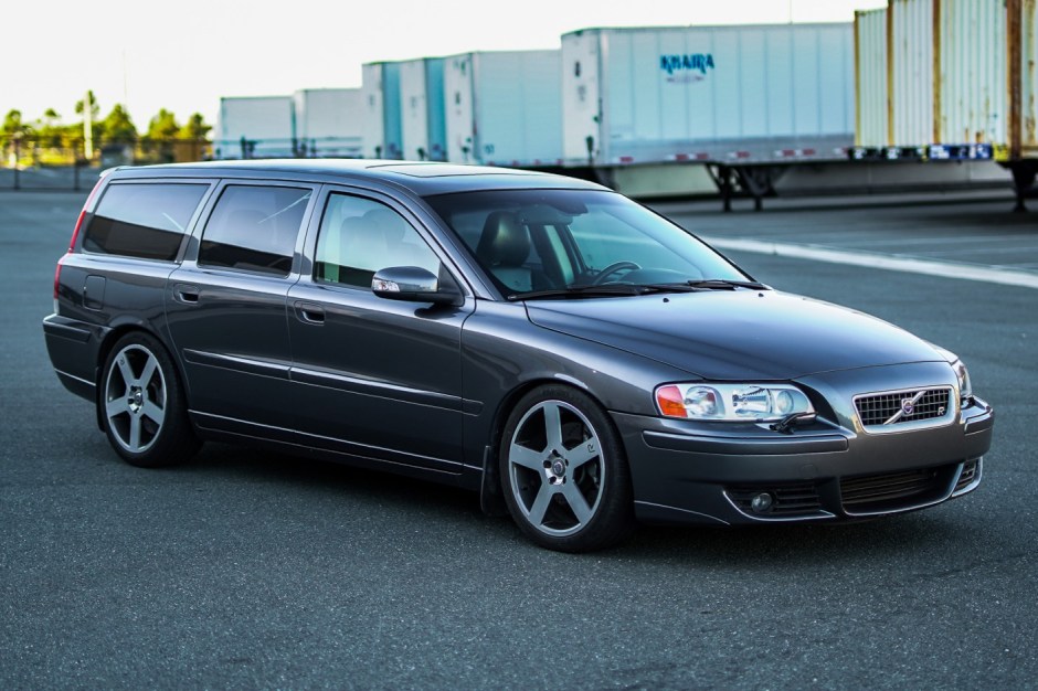 2007 Volvo V70 sold at auction for $8,700