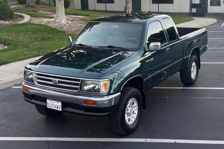 1997 Toyota T100 sold at auction for $23,500