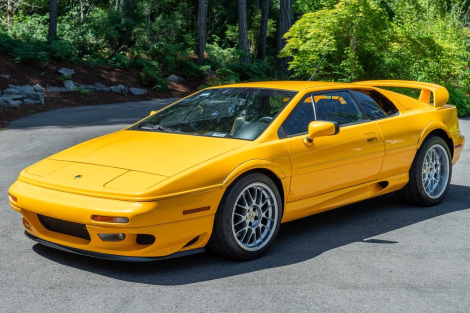 2002 Lotus Esprit sold at auction for $77,000