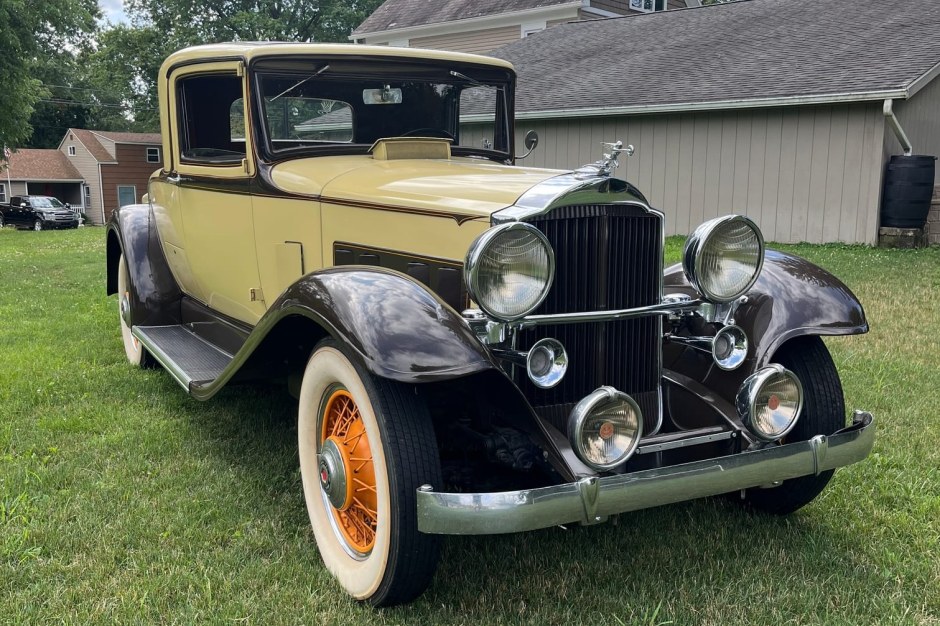 1932 Packard Eight sold at auction for $40,750