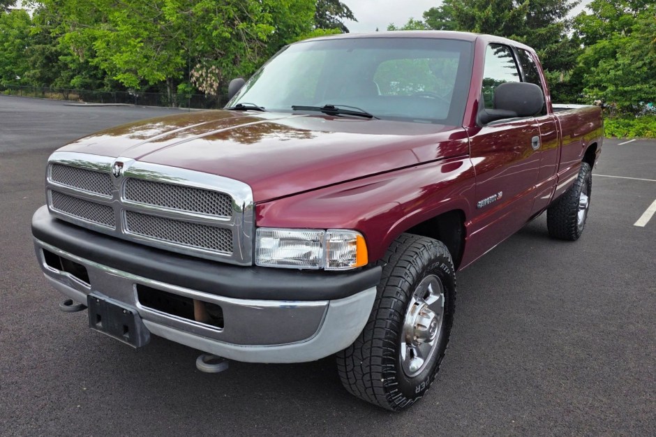 2001 Dodge Ram sold at auction for $8,000
