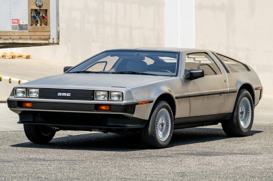 1982 DeLorean DMC-12 sold at auction for $75,500