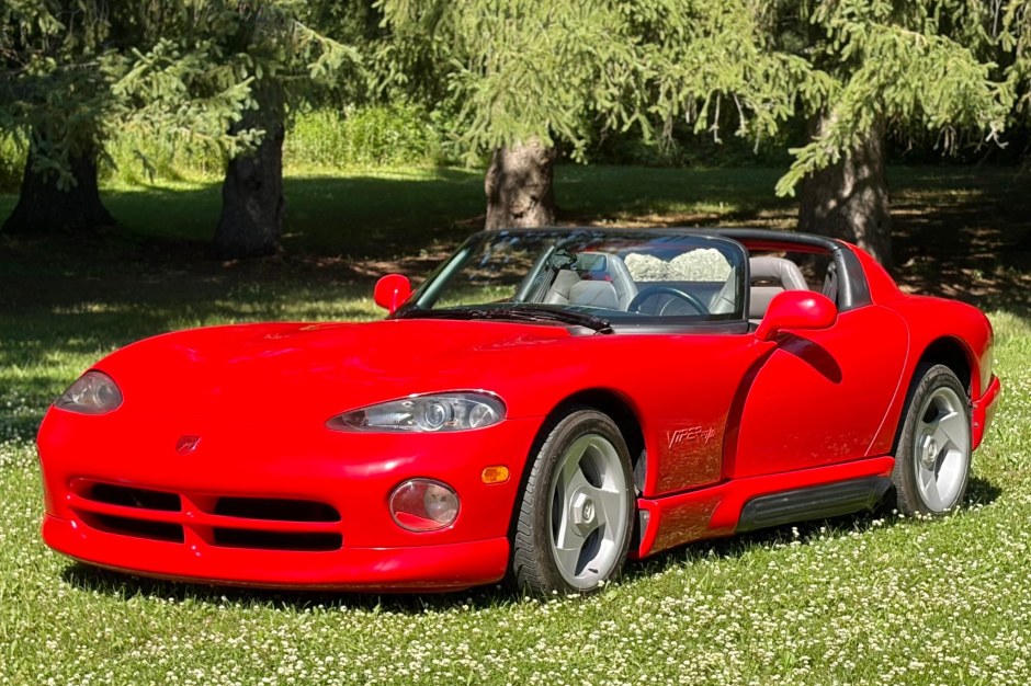 1994 Dodge Viper sold at auction for $36,000