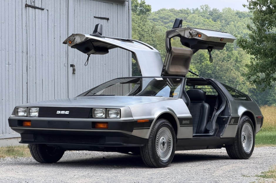 1981 DeLorean DMC-12 sold at auction for $51,500