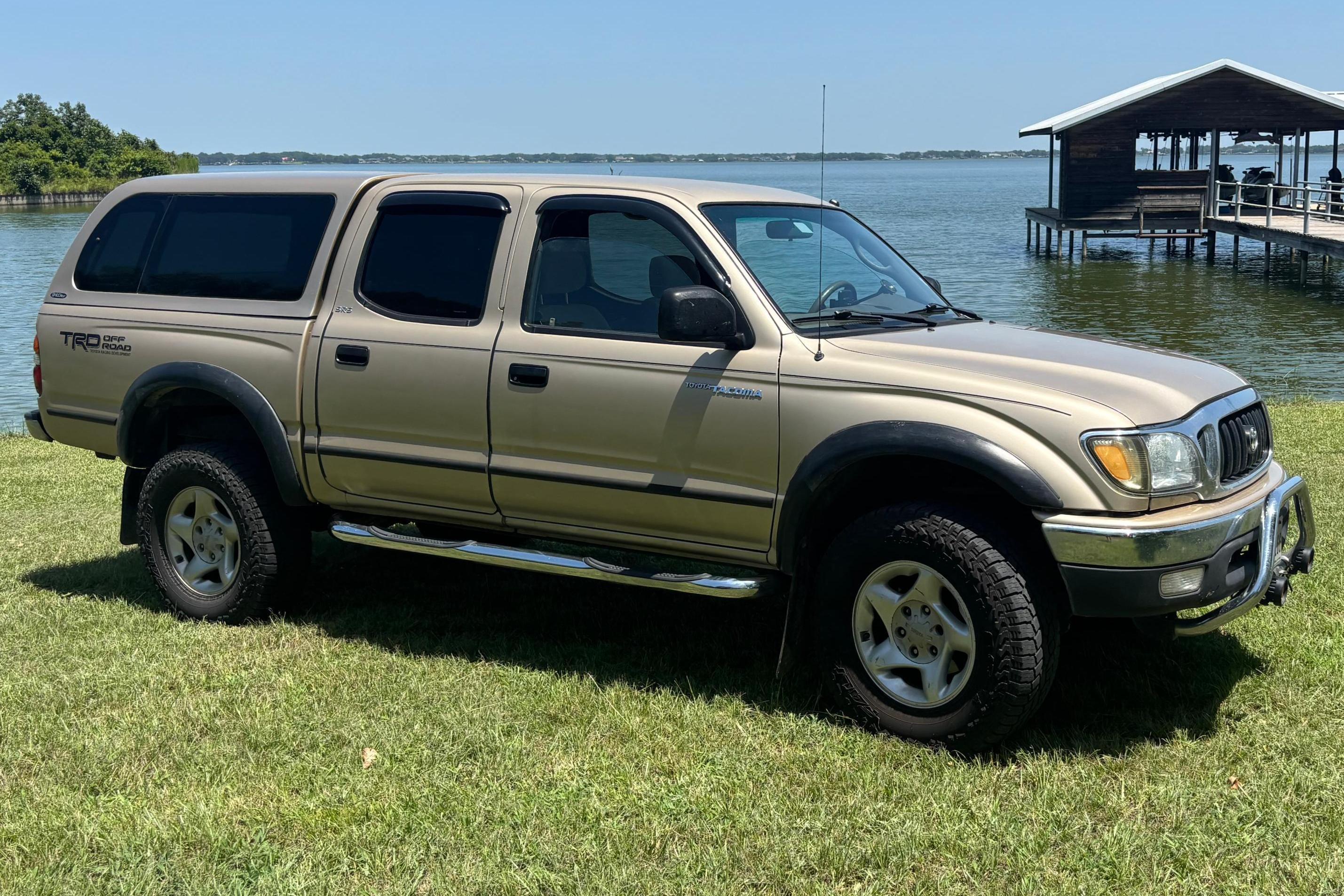 2001 Toyota Tacoma sold at auction for $8,500