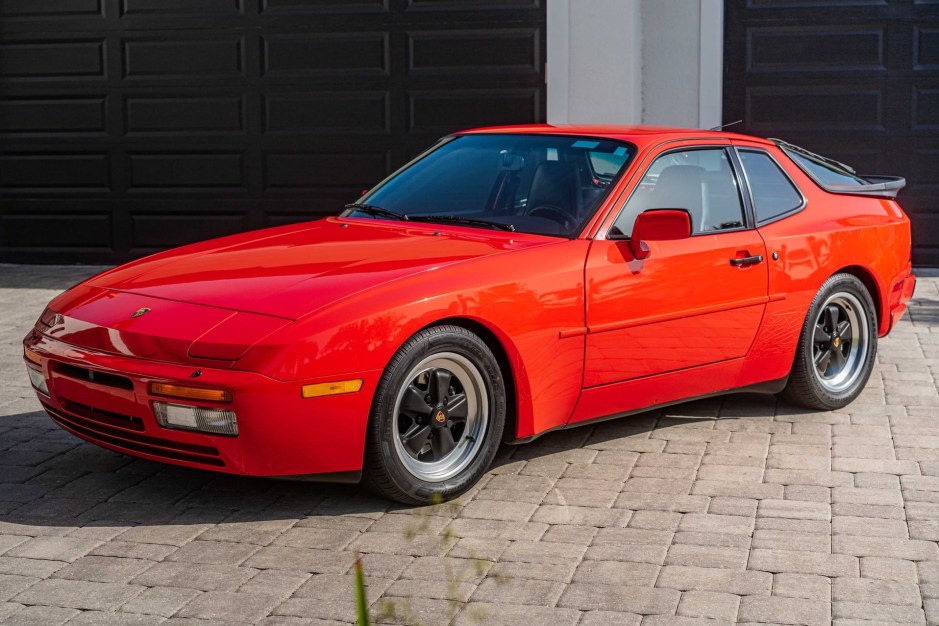 1986 Porsche 944 sold at auction for $30,250