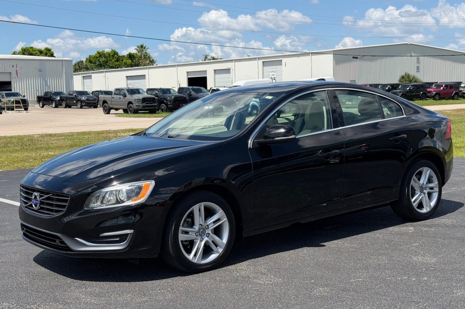 2015 Volvo S60 sold at auction for $7,250