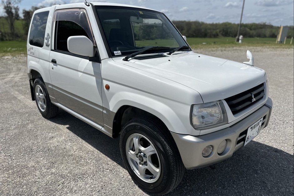 2000 Mitsubishi Pajero sold at auction for $9,300