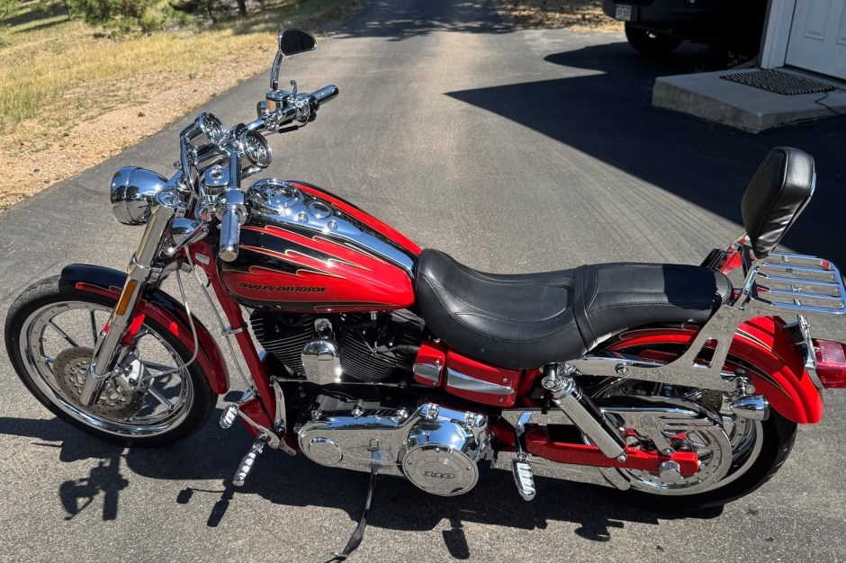 2007 Harley-Davidson Dyna sold at auction for $7,100
