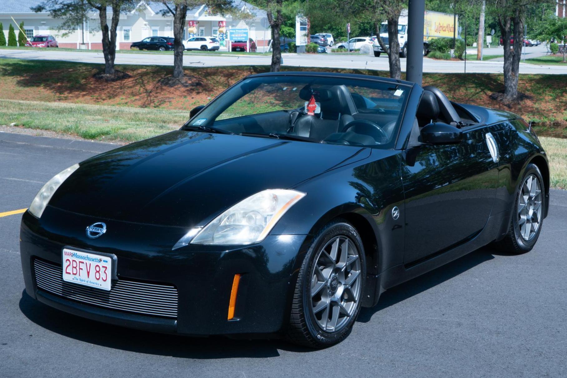 2005 Nissan 350Z sold at auction for $7,100