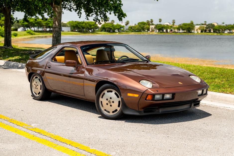 1986 Porsche 928 sold at auction for $55,000