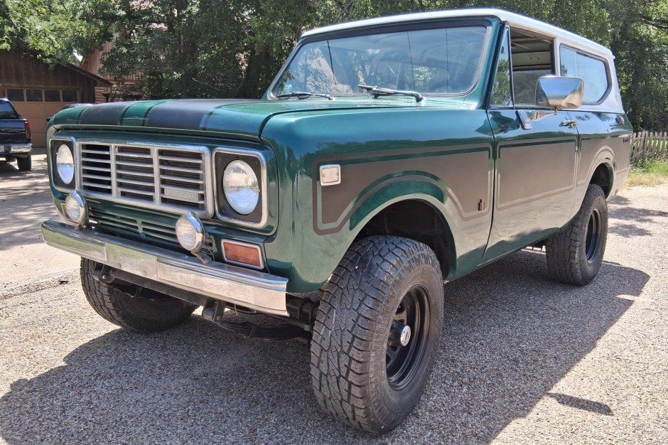 1976 International Harvester Scout sold at auction for $18,500