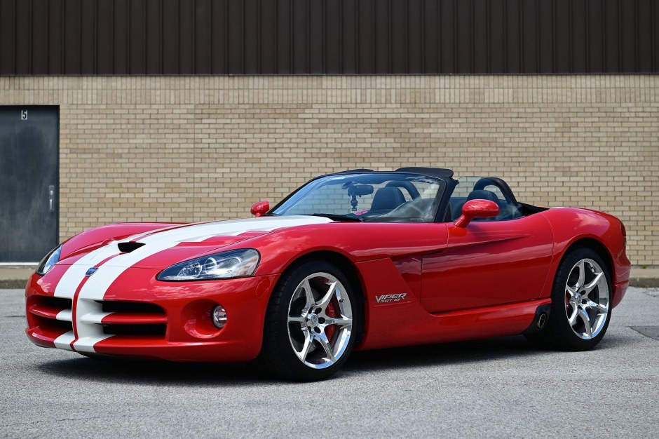 2010 Dodge Viper sold at auction for $80,111