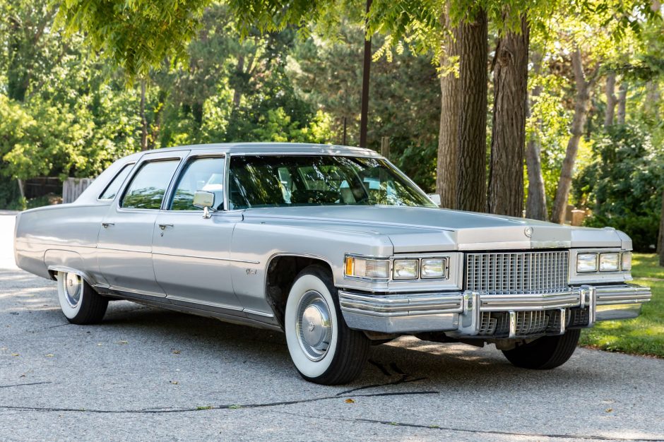 1975 Cadillac Fleetwood sold at auction for $4,000