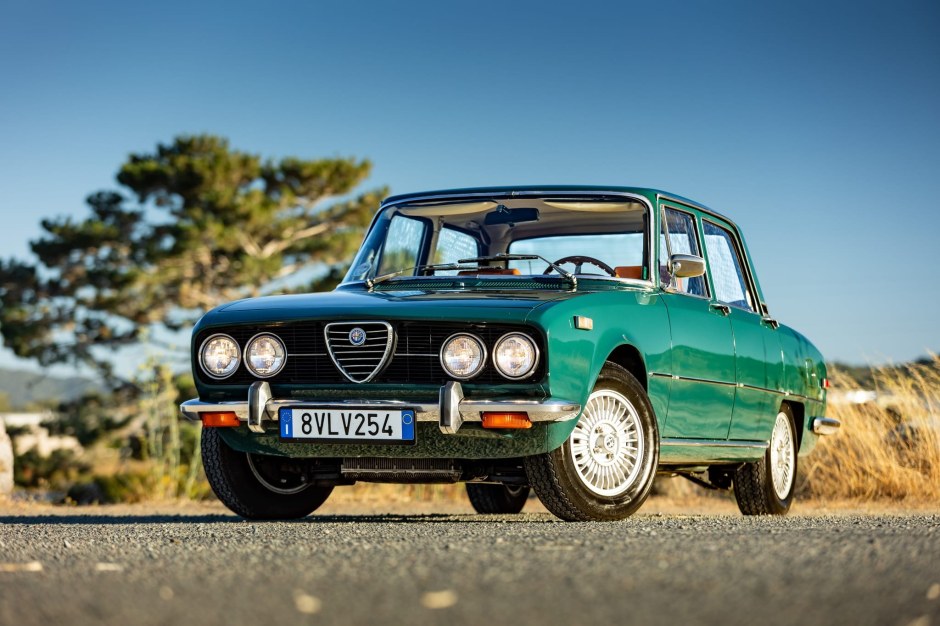 1972 Alfa Romeo 2000 sold at auction for $38,500