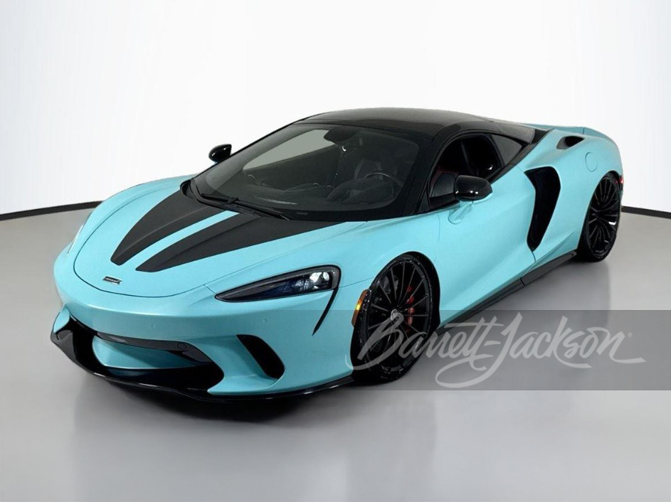 2022 McLaren GT sold at auction for $165,000