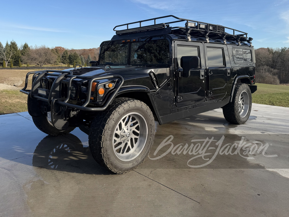 2001 AM General Hummer sold at auction for $77,000