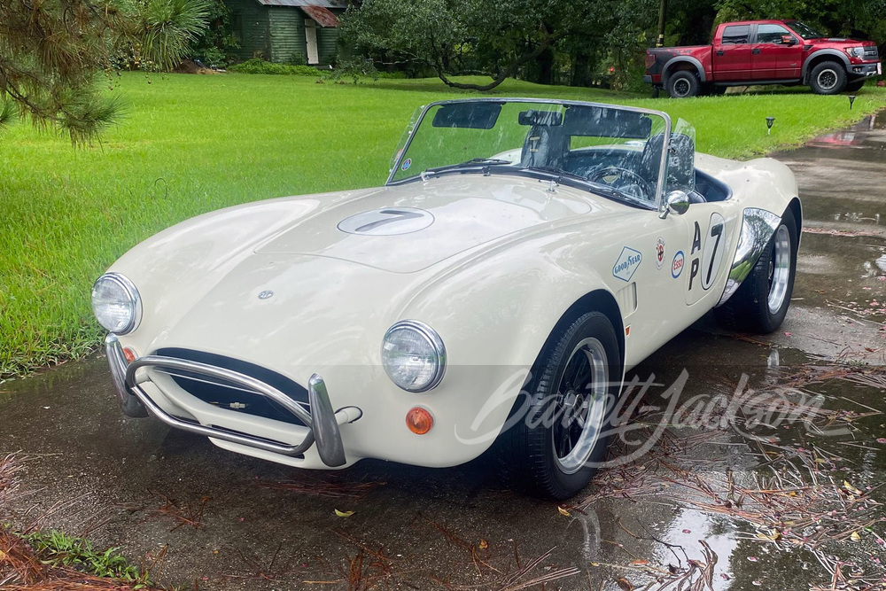 1986 AC Cobra sold at auction for $121,000