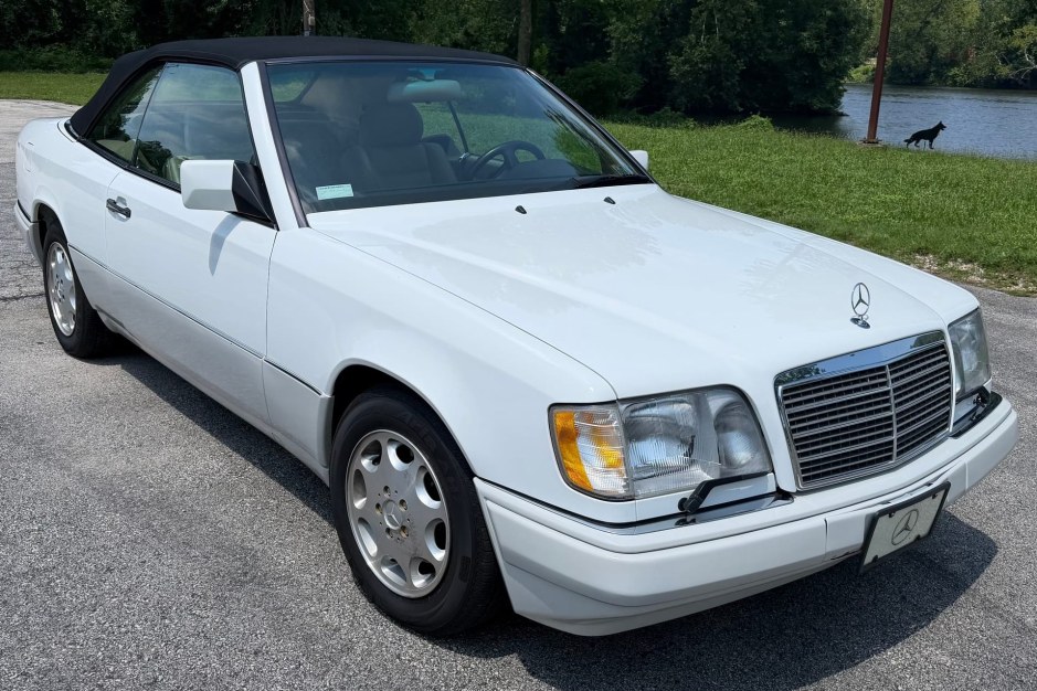 1995 Mercedes-Benz E-Class sold at auction for $11,500