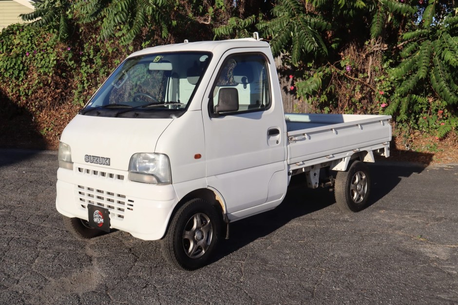2001 Suzuki Carry sold at auction for $5,500