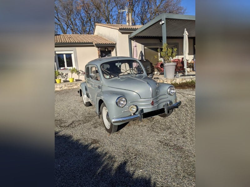 1954 Renault 4CV sold at auction for $6,900