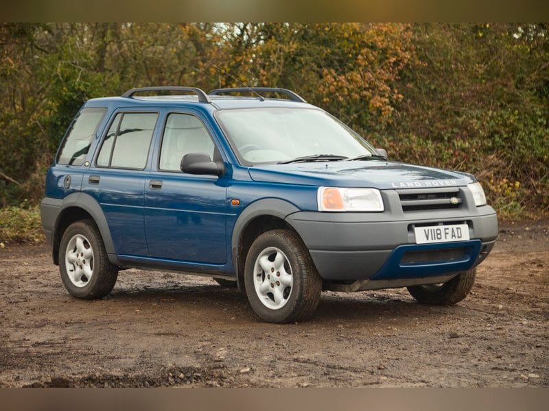 1999 Land Rover Freelander sold at auction for $2,825