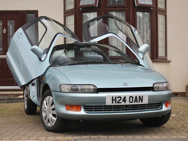 1990 Toyota Sera sold at auction for $5,850