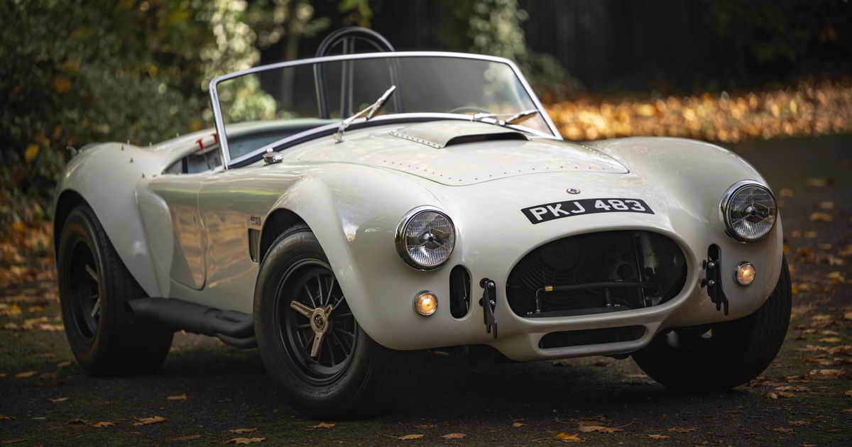 1966 AC Cobra sold at auction for $160,000