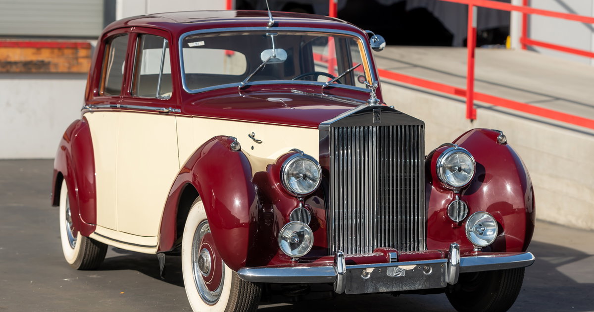 1949 Rolls-Royce Silver Dawn sold at auction for $38,886