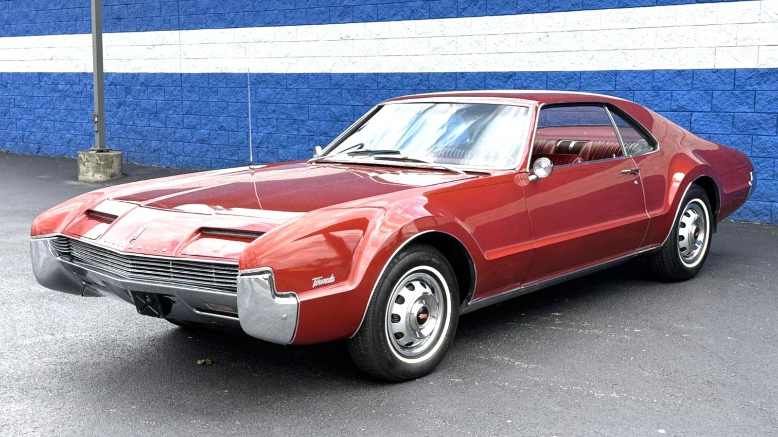 1966 Oldsmobile Toronado sold at auction for $35,200
