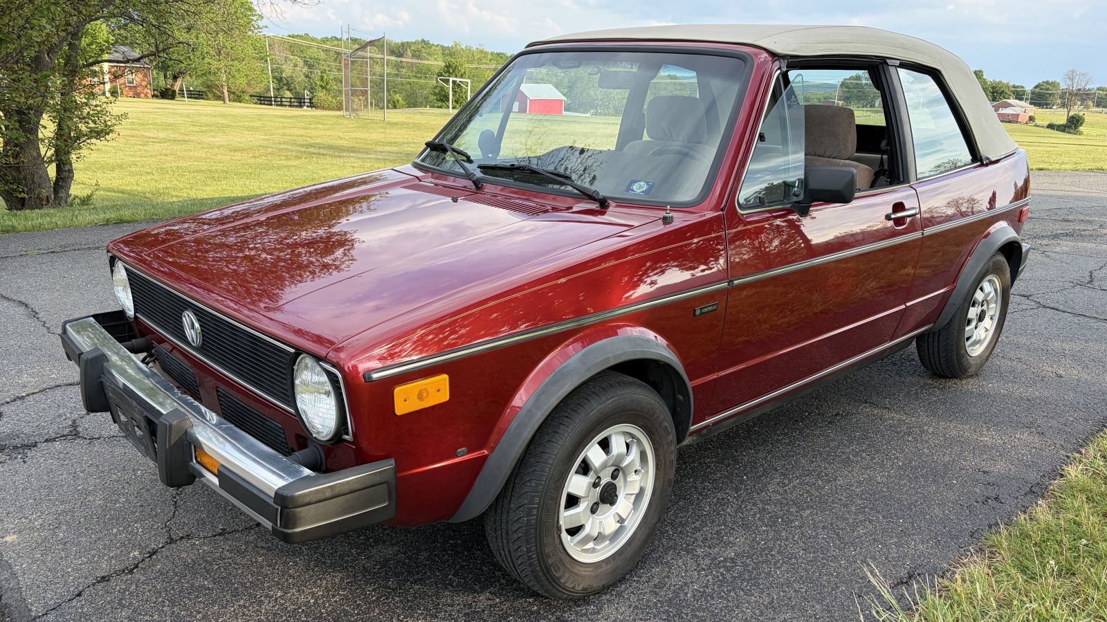 1985 Volkswagen Cabriolet sold at auction for $8,800