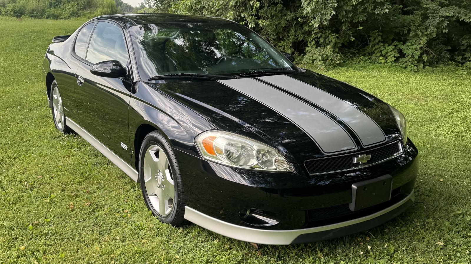 2007 Chevrolet Monte Carlo sold at auction for $8,250