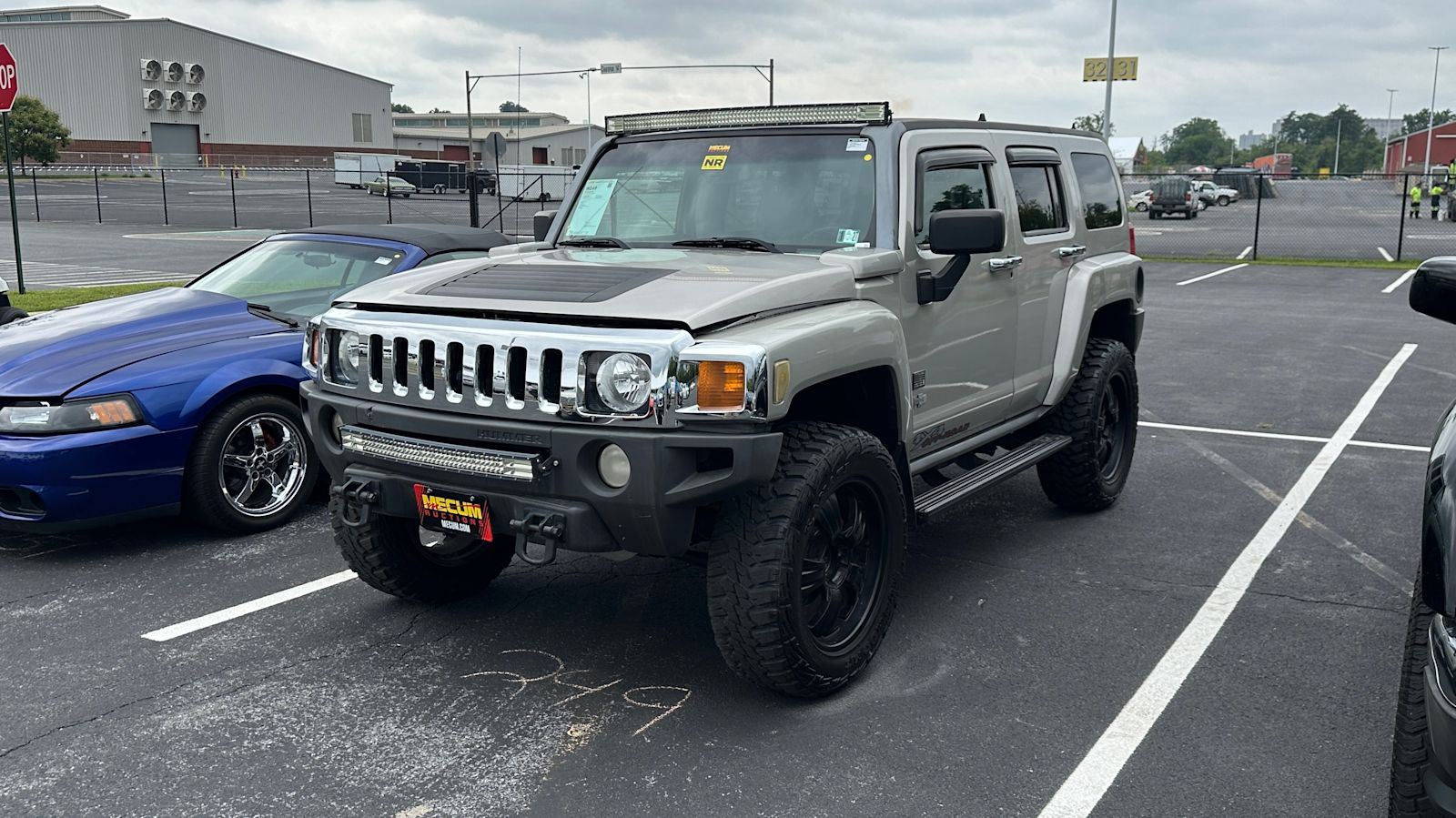 2006 Hummer H3 sold at auction for $4,950