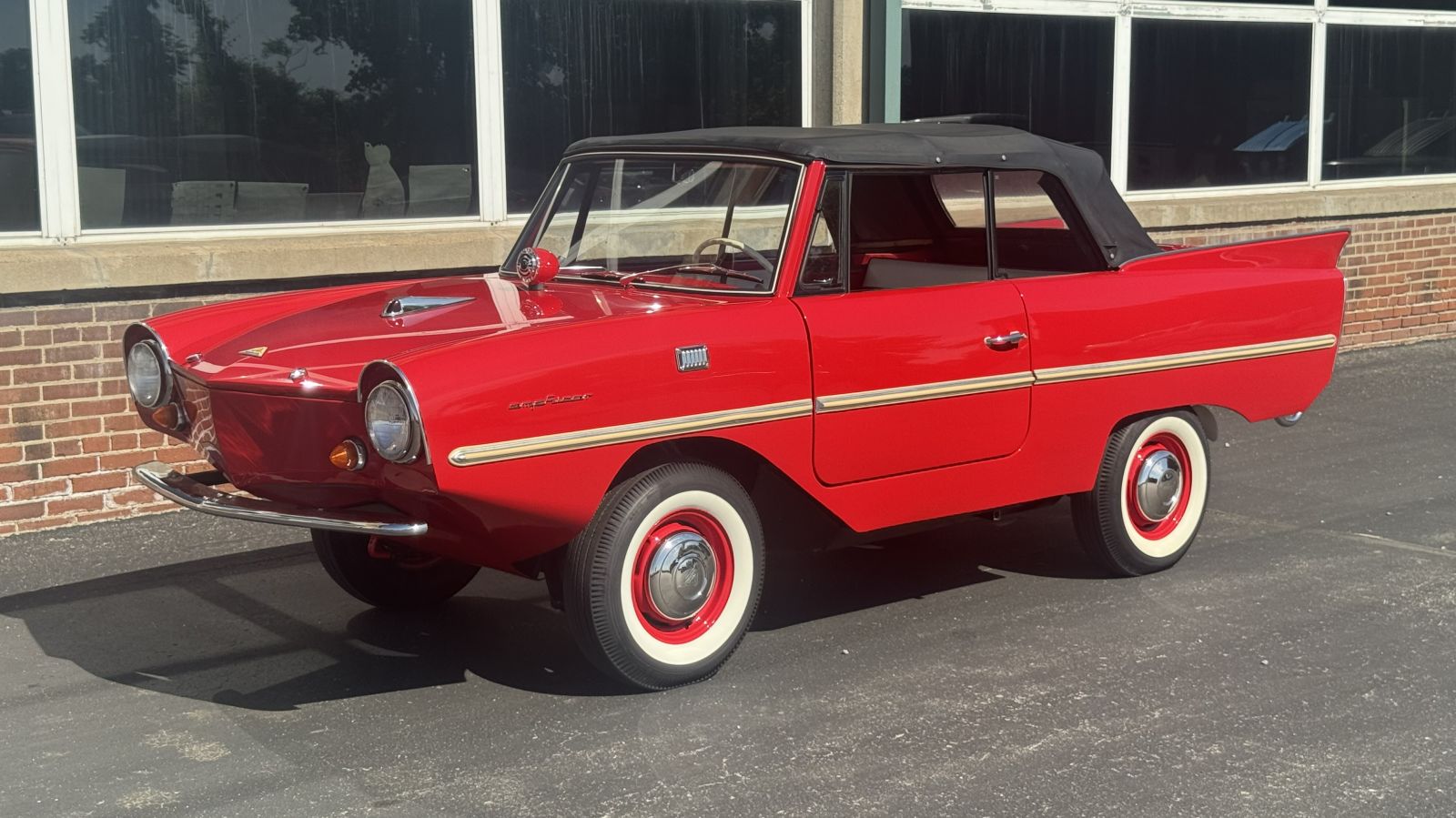 1967 Amphicar 770 sold at auction for $78,100