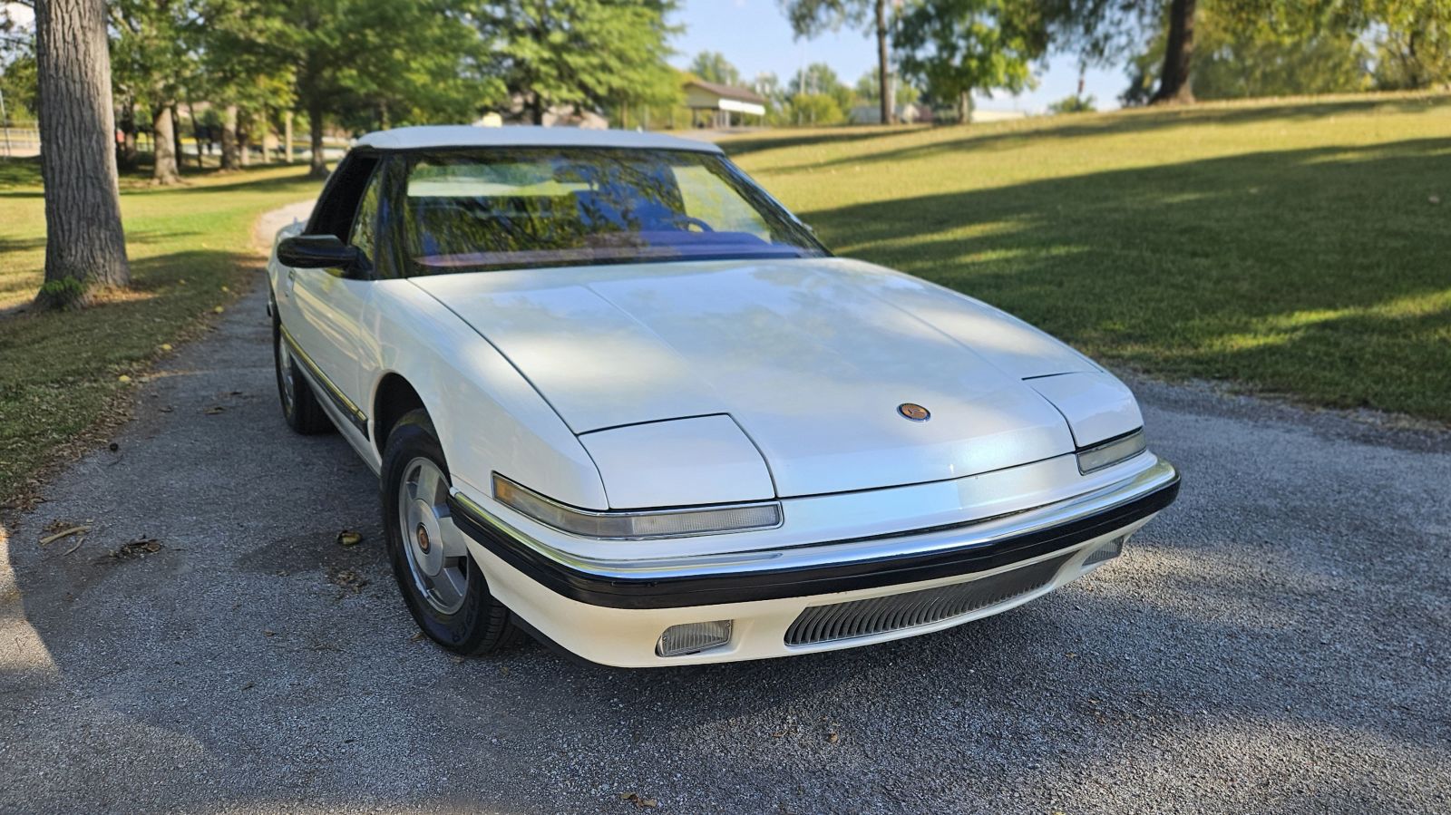 1990 Buick Reatta sold at auction for $2,200