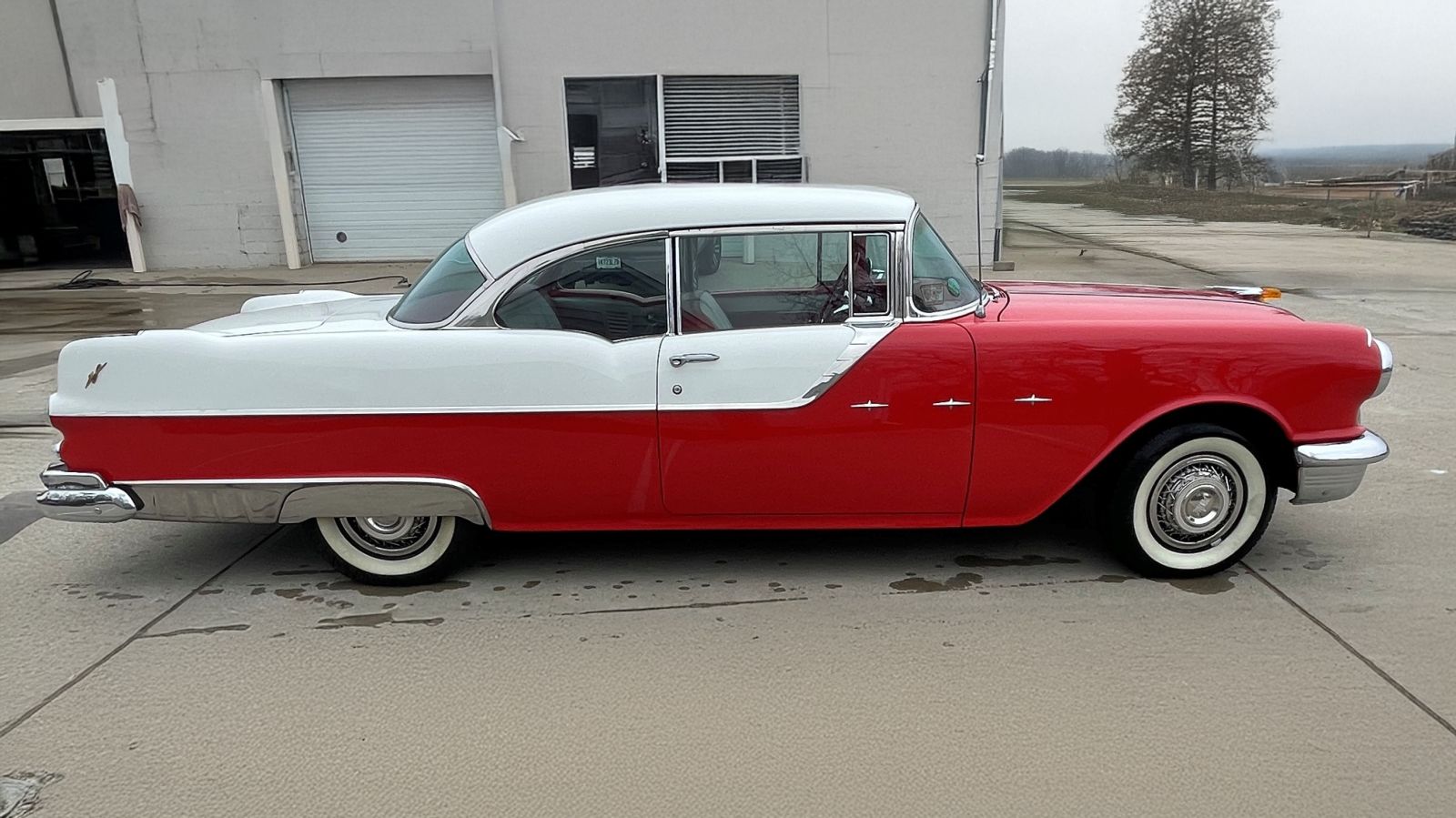 1955 Pontiac Star Chief sold at auction for $29,150