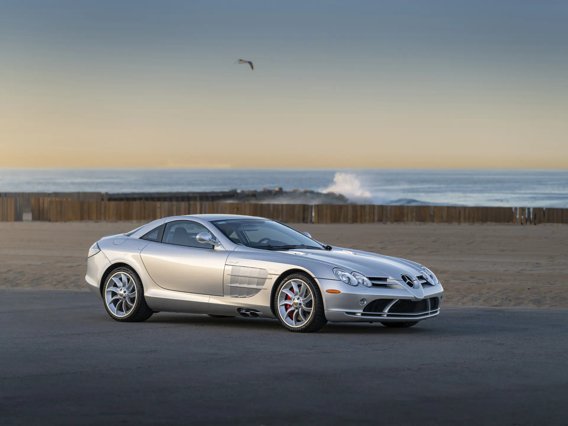 2006 Mercedes-Benz SLR McLaren sold at auction for $401,000