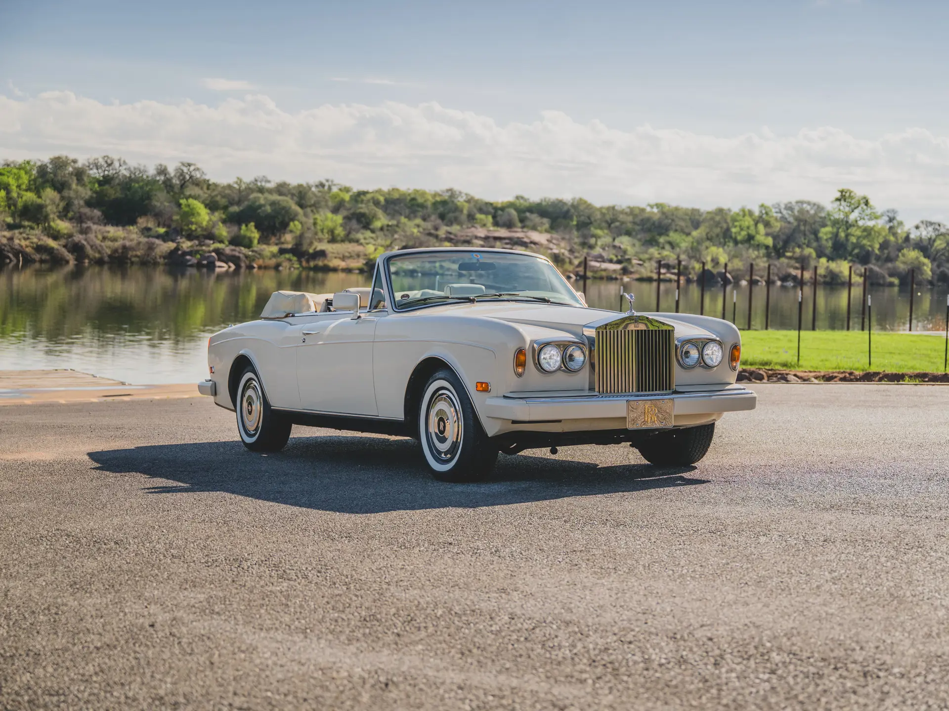 1989 Rolls-Royce Corniche sold at auction for $126,000