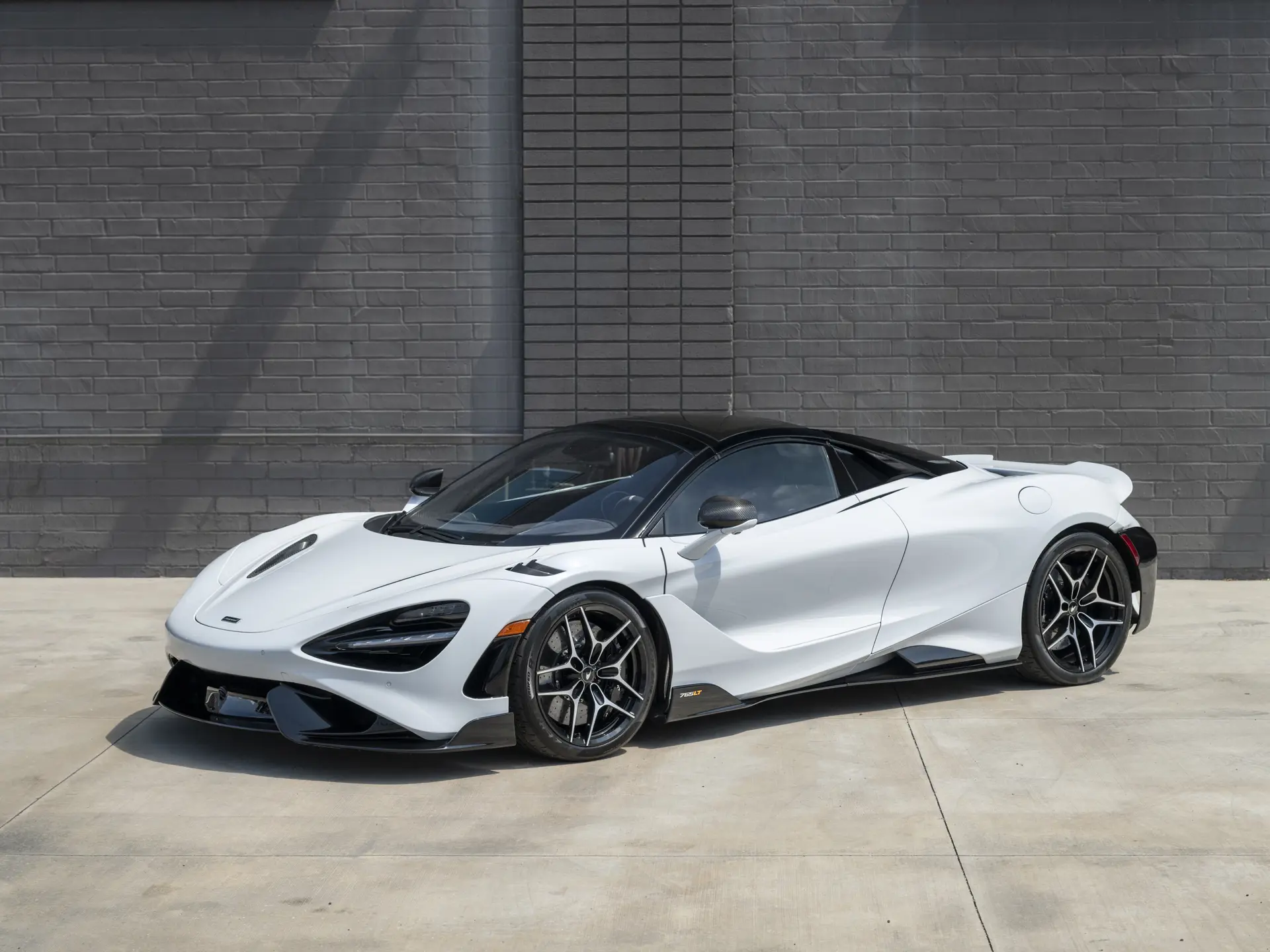 2022 McLaren 765LT sold at auction for $775,000