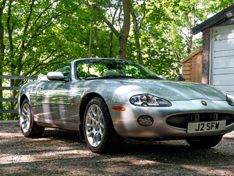2001 Jaguar XKR sold at auction for $6,500
