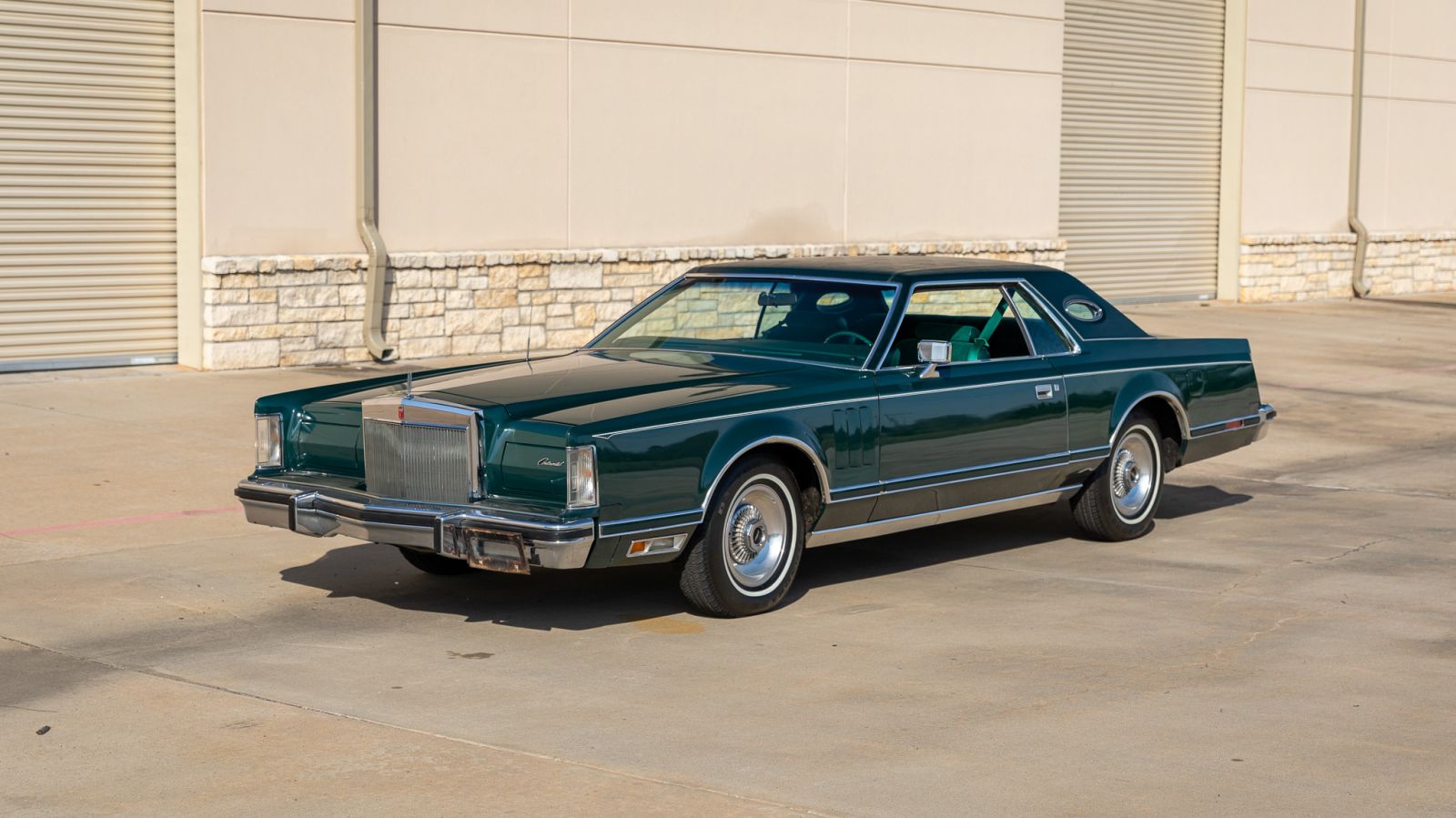 1978 Lincoln Mark V sold at auction for $18,700