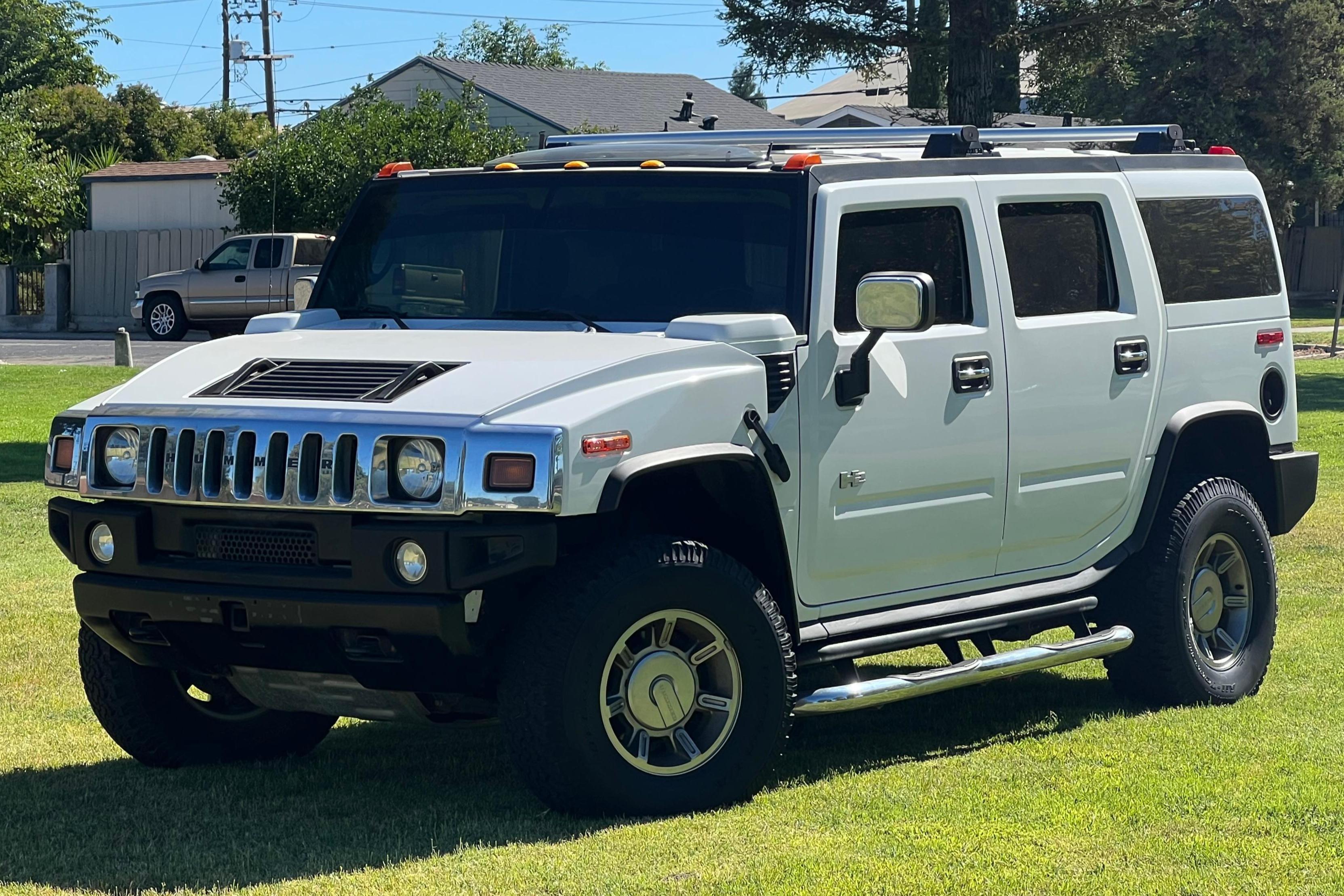 2005 Hummer H2 sold at auction for $27,500