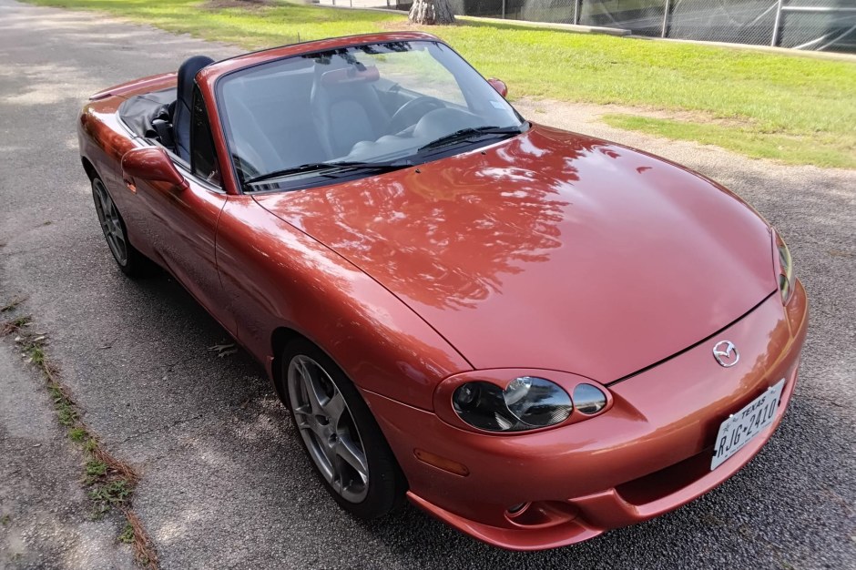 2005 Mazda MX-5 sold at auction for $22,472