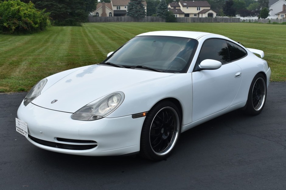 1999 Porsche 996 sold at auction for $28,350