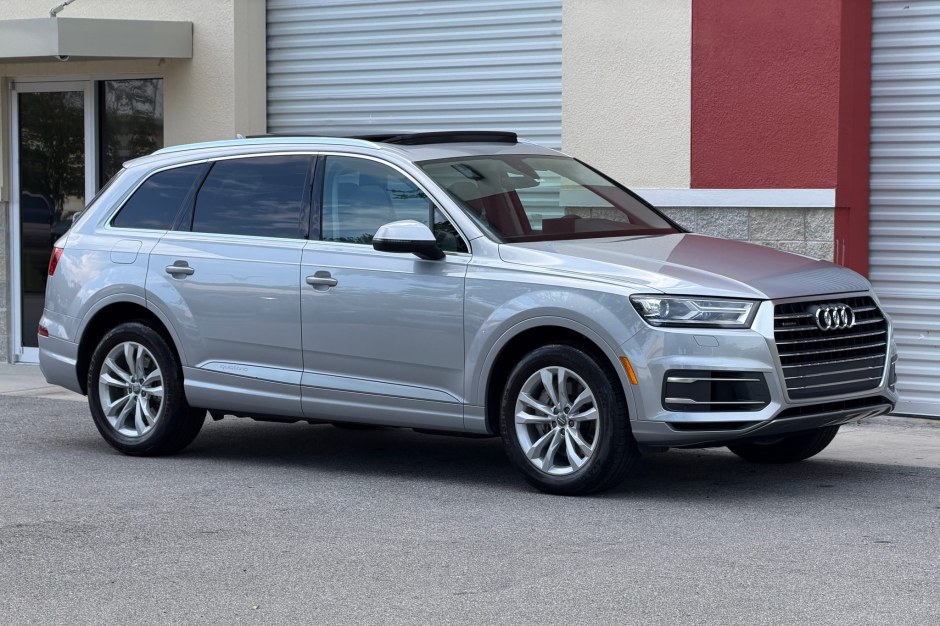 2019 Audi Q7 sold at auction for $27,250