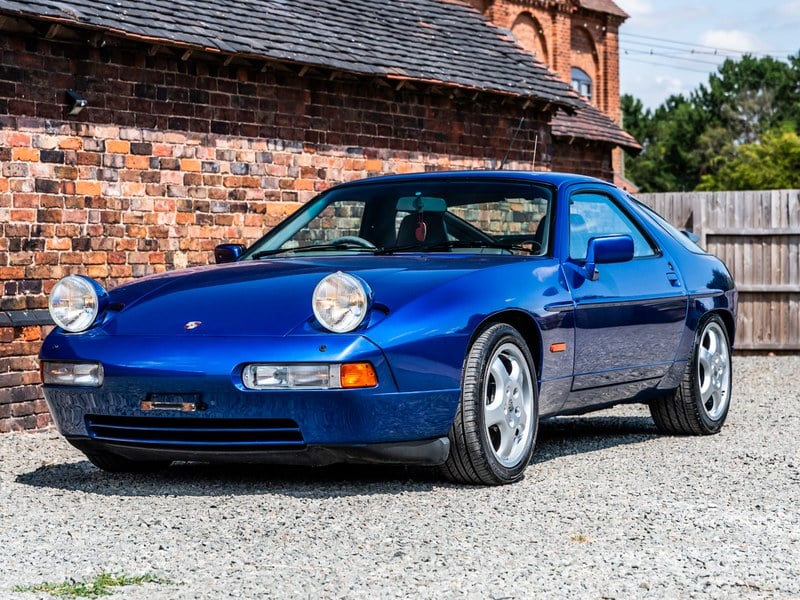 1992 Porsche 928 sold at auction for $24,000
