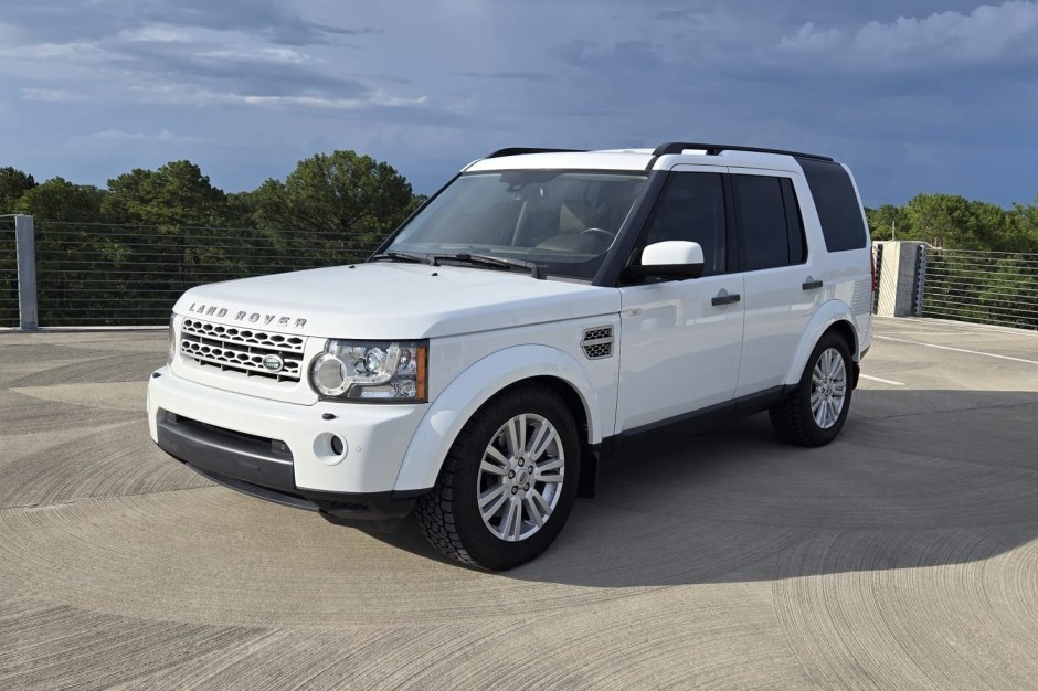 2011 Land Rover Discovery sold at auction for $12,250