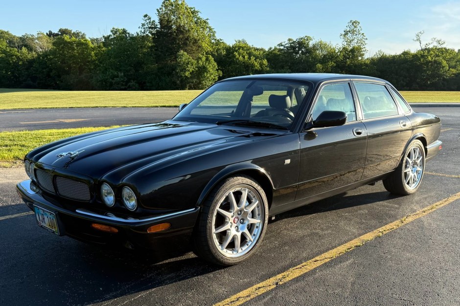 2002 Jaguar XJ sold at auction for $33,750