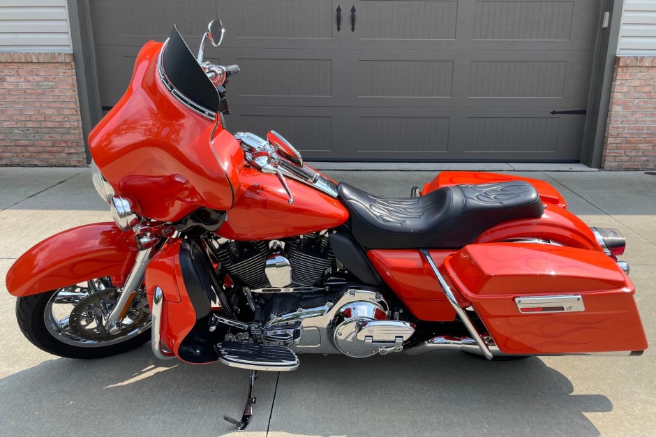 2012 Harley-Davidson Touring sold at auction for $9,300