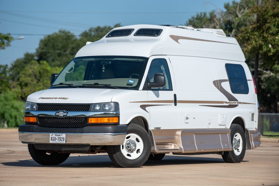 2006 Chevrolet Express sold at auction for $25,250